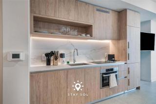 Downtown Retreat Pools Spa & Lounges Miami - 2