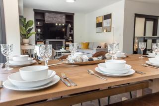 Luxury Sleeps 10 King bed Jacuzzi 10 Min to WEM - 7