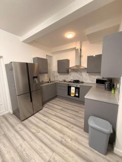 Stylish Dream Home with 4 En-Suite Bedrooms - 1
