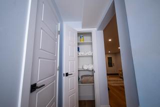 Richie's Place A Cozy 2-BR Apt in Fredericton - 1