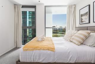 Luxury 2BR City Apartment with Pool, Gym and Parking - 6