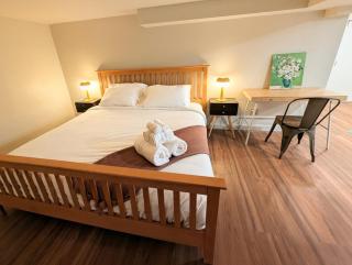 Elegant Linden Hills Home Family-Friendly Walk to Lake - 6