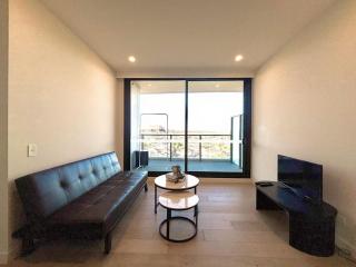 Cozy & Modern M-City Suite Steps to Everything - 0