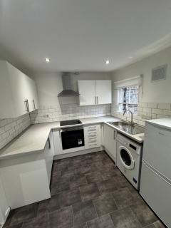 No 3 at MANNERING, LARGE 1 BED NEAR SEFTON PARK AND LARK LANE - 7
