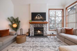 Blackcomb Greens 33 by Outpost Whistler - 7