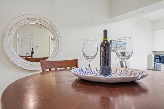 Pointe of View 301 - 6