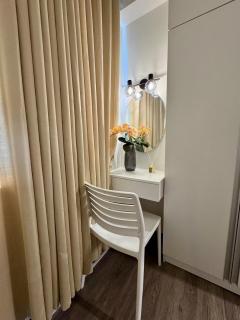 Cozy City Escape with Wifi, Netflix, DisneyPlus - 9