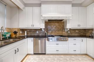 An Amazing StarHouse in Westside Vancouver - 4