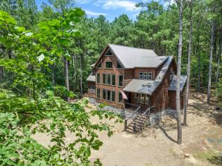 New 6BR Hot Tub-Firepit-Arcade-Playset Sleeps 22 - 0