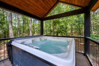 New 6BR Hot Tub-Firepit-Arcade-Playset Sleeps 22 - 6