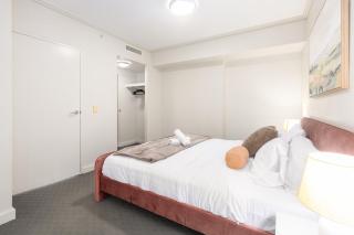 Gorgeous Views 2BR City Apt with Pool, Parking, Gym - 3