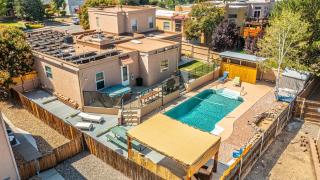 Family Fun, Movie Theater Games Full Kitchen Pool table Quiet Cul-de-Sac - 0