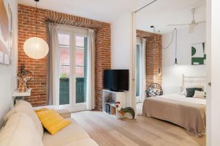 The Velarde Business Suite Super Luxury 2BR Apartment Optimized for Remote Work - 4