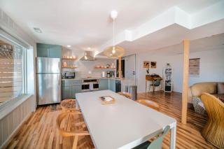 Pikes Peak Mountain View ★ 2 Bd Suite ★ 2 Kings - 2