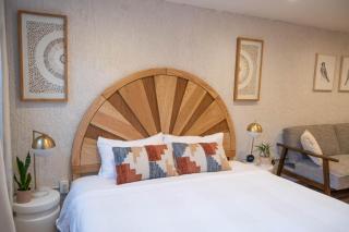Pikes Peak Mountain View ★ 2 Bd Suite ★ 2 Kings - 6