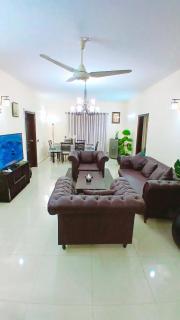 Karachi Gulshan e Iqbal Luxury 3 Bedrooms Drawing Lounge Furnished Apartment - 9