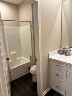 Luxury 2 Bed 2 bath Home Near Six Flags - 1