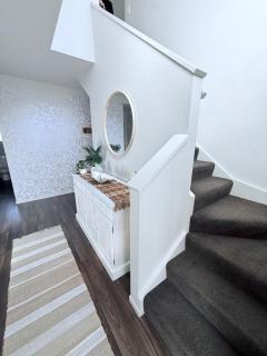 Bright Coastal Getaway, 2 min Walk to the Beach - 7