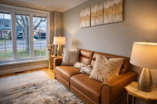 Executive 4-Bed Luxury Detached in Oakville - Prime location - 1