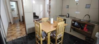 Amplio departamento amoblado 4 a 6 personas con cochera piscina Internet satelital, seguridad, zona comercial las 24hs a 2 cuadras de la Shell barrio las leñas - 7