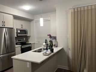 Private room close to the airport - 1