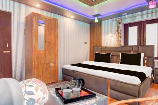 Collection O Foreshore Road Srinagar - 4