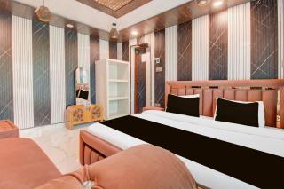 Collection O Foreshore Road Srinagar - 6