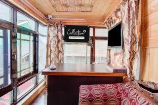 Collection O Foreshore Road Srinagar - 7