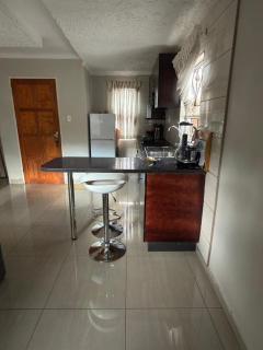 Prime Ezulwini 1-Bedroom Near Corner Plaza & Wi-Fi - 4
