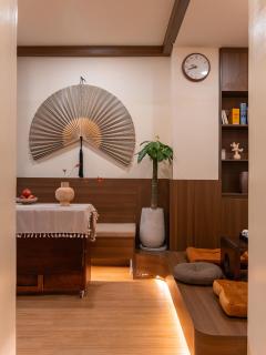 Boutique Minimal 2BR for 6 Central Saigon - D1 - 3