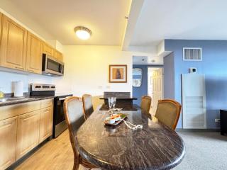 31Fl Ocean and Diamond Head Views 2BR 1BA in Waikiki - 7