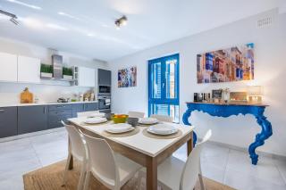 Palazzo Ducoss - Apt 5 - Three Bedroom Two Bathroom - 2