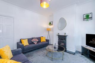 3 BDR House By Eason Stays Short Lets Sheffield - 9