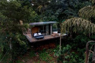 Birds Eye Estate- Mirror House - 0