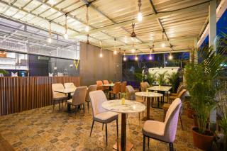 Oyster Bay Beach Resort - 8