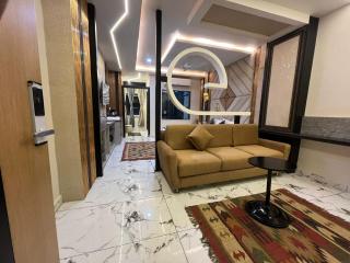 The Hotel Emerald - 2