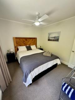 Redwood Cottage - Essential Comfort - 3