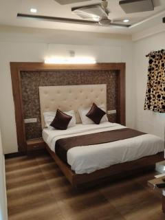 Hotel Galaxy Inn - 9