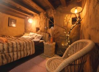 Chaukhamba Cradle - 6