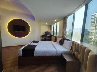 Glitz Hotels The Rio - Nr Solitaire Corporate Business Park - 2