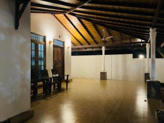 Airport View Home-Stay - 6