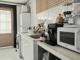 Gyeongbokgung Seochon Dalbit - 3