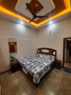 Raj Laxmi Homestay - 2