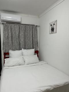 Amelia's Self-catering Guesthouse - 2