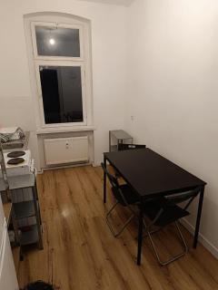 New flat for 7 Special price per month 4 Rooms - 8