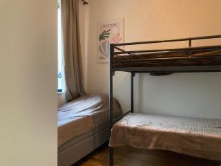 4-person chalet La Casita by the water with parking space - 1