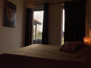 4-person chalet La Casita by the water with parking space - 2