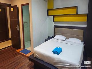 Majestiq Hotel by TripleTree - 4