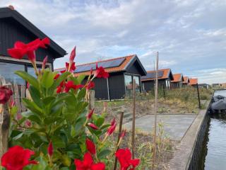 4-person chalet La Cabana by the water with parking space - 3