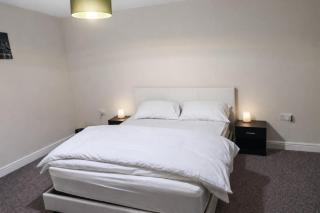 Cosy House with Garden, 2 Bedrooms - 4